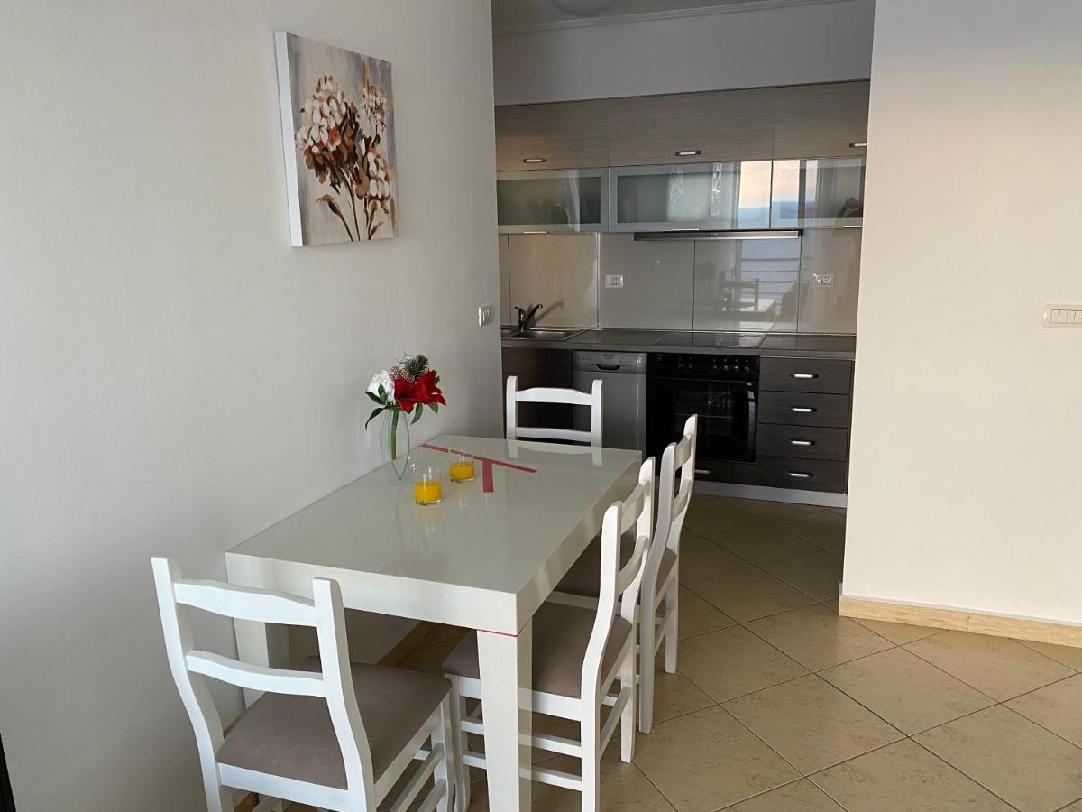 Apartment With Huge Sea View Balcony Sarande Exterior photo